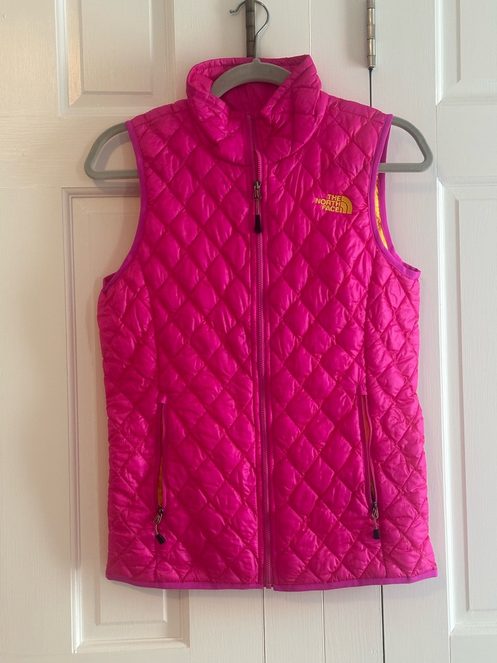 The North Face women’s ' Hot Pink Quilted Vest